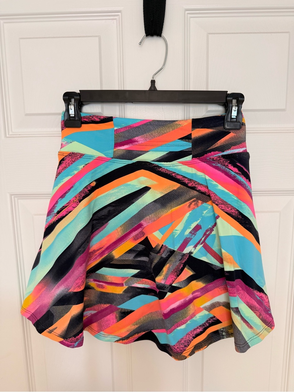 Abstract Multicolor Ruffle-Hem Tennis Skirt/Skort - Picture 3 of 5